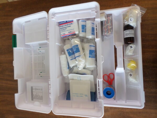 Factory Regulations First Aid kit PLASTIC REF109 1-50 people – Gosafe